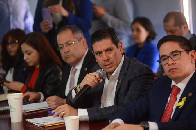 Avala Ernesto Núñez sancionar producción y distribución de vapeadores, y el uso ilícito de fentalino